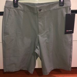 Lululemon Men’s Commission Short Relaxed 11” 30